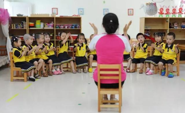 教育部发展普惠性幼儿园，2025年入园率超9成，三胎带娃不用愁