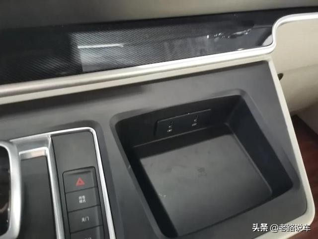 中巴车也可以很豪华——比亚迪C6纯电动客车