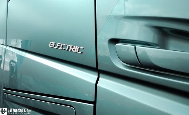 沃尔沃亮相了电动沃尔沃FH牵引车，实力如何？实拍带您好好看看