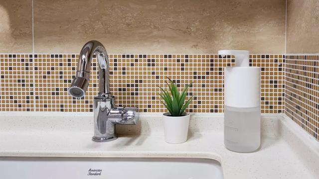 米家自动洗手机pro，伸手自动出泡沫，还新增了科学洗手提醒