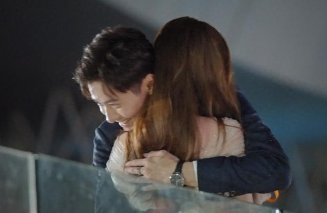 心動4 男1女4告白成功後 牽手進演播廳 馬伯騫的表情不受控制 Kks資訊網