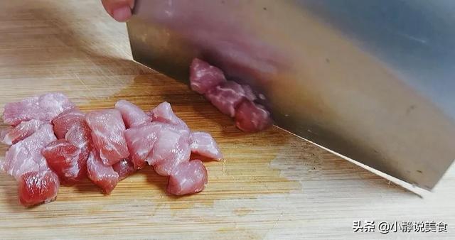 女性朋友多喝这道养生汤，每个月给自己煲上两次，睡眠好了气色好