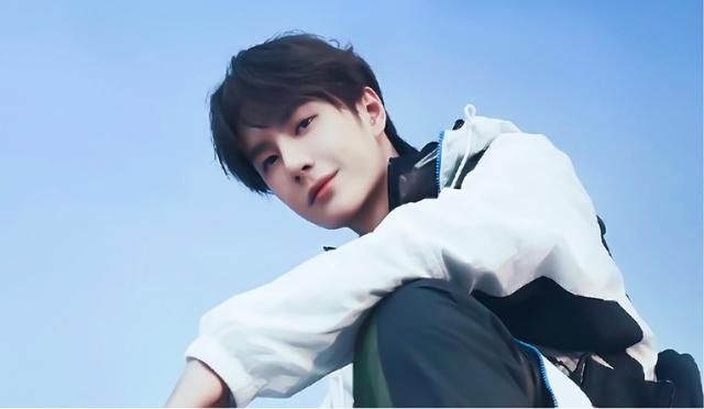 王一博为s11总决赛选手助威 方式非常特殊 Lol玩家获得一份厚礼 今日热点