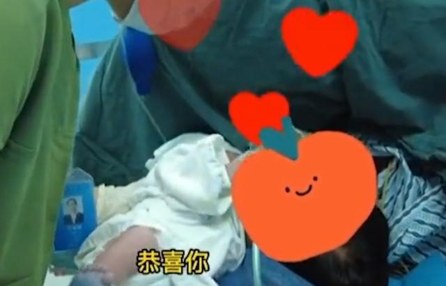 浙江90后妈妈第三胎生下三胞胎，全是儿子：压力很大，但很幸福