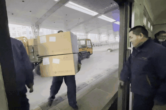 高铁上的快递，电商能寄，你也可以！