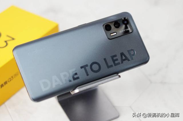 重回1799元，256GB+67万跑分+三星AMOLED屏，性能比麒麟990更强