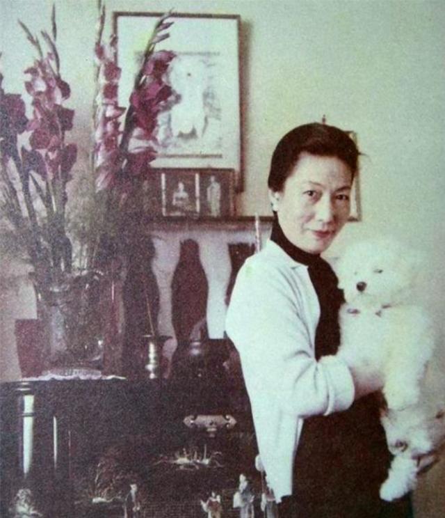 杜月笙去世只给孟小冬留2万元，孟独自在香港活26年，靠什么谋生