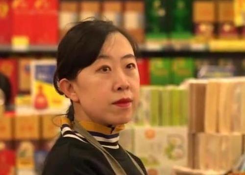 14年过去了，那个为追星逼父跳海的杨丽娟，如今过得怎样？