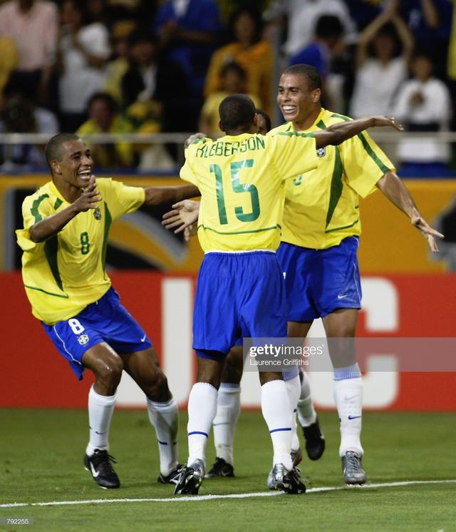 提起巴西队双后腰，你最先想到的，一定是他俩