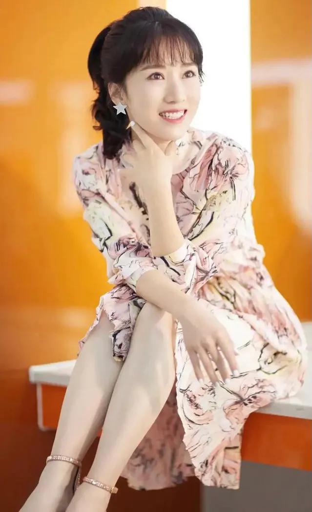 女人早生孩子好还是晚生孩子好？她说出的答案，令人叫好