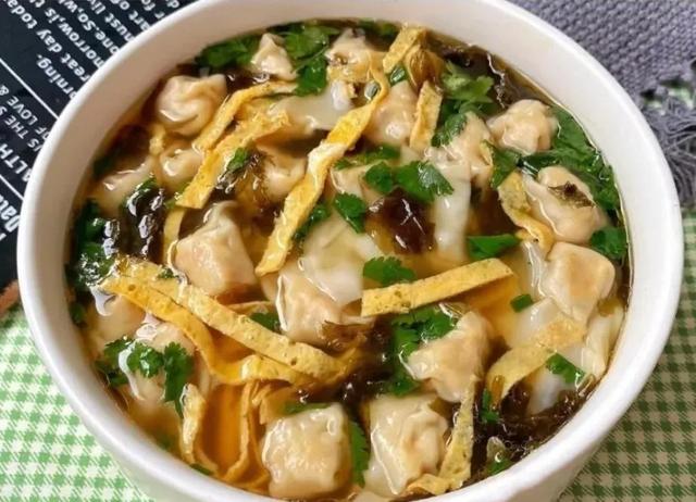 宝宝不愿意吃馄饨一定是馅料没调好，馄饨这样包好吃到停不下来