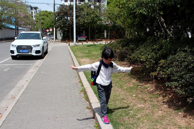 有利于孩子前庭系统发育的游戏，你了解多少呢？