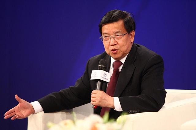 中国入世谈判中，朱镕基一拍桌子：龙永图，你不要再递条子了