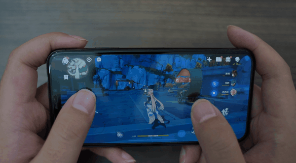 iPhone 真的比安卓耐用吗？测评两台几年前的旧手机