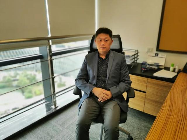 闫嵘：二十年研究证明，与其只关注孩子成绩，不如先提升这三个方面