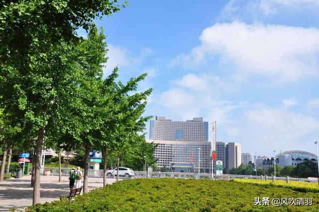 最新GDP24强，京沪差距缩小，重庆超广州无望，西安增速垫底