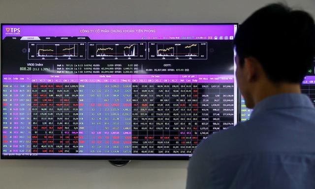 美国78周放水32万亿,越南经济为八国敲响警钟,万亿美元将流入中国