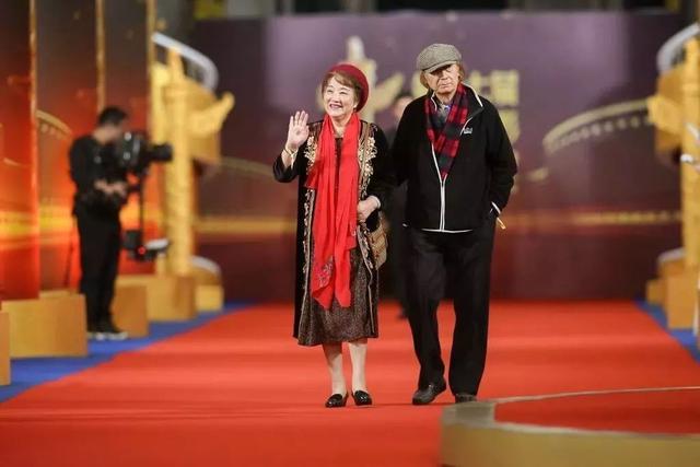 田华简介:无绯闻，不滥情，人人清白干净，这7位老艺术家，才是演艺圈清流