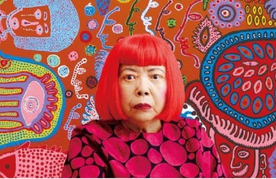 日本国宝级艺术家 10岁被父母送进精神病院 靠 画点 年入7亿 新闻时间