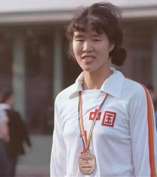 郎平每天都在球场陪女排训练女排低谷教练袁伟民求她出山郎平只要不死