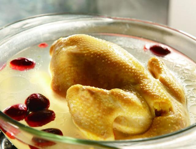 都说鸡汤是大补，多数人喝错了，消化科医生告诉你实情