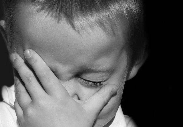 孩子犯了错，请不要第一时间批评，理解和信任方能让孩子越来越好