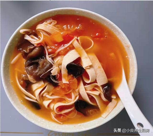 天一冷，常给孩子喝这汤，10分钟就上桌，营养极高，再贵也别省