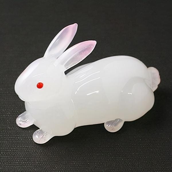 月亮的神话故事简短（几个关于月亮的神话故事）