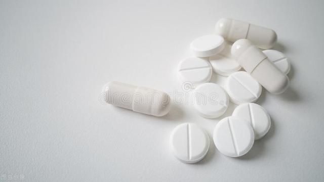 脑梗死急性期后，吃脑心通胶囊还是银杏叶片？听听药师怎么说