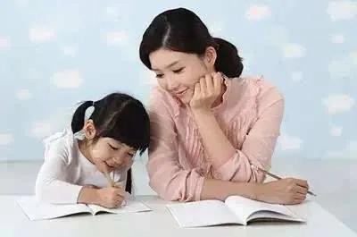 “只差49分就满分”的奶奶火了，正向鼓励对孩子来说多重要