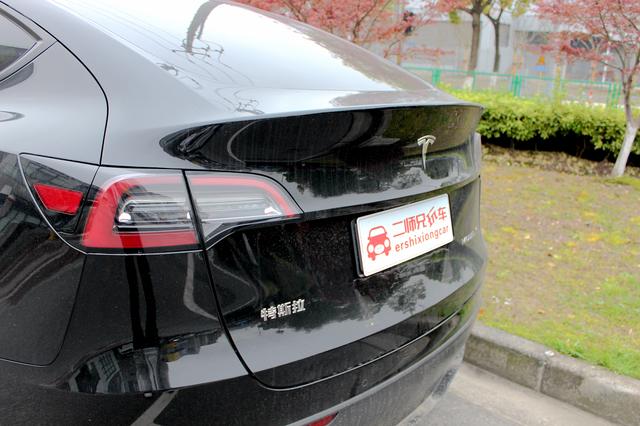 试驾特斯拉Model  Y：这玩意儿开起来咋就那么像个“大玩具”？