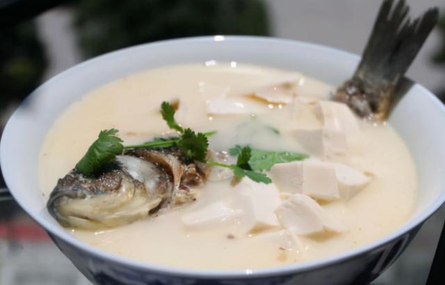 想增强免疫力的人，平日里不妨多吃7种食物，或给健康助力