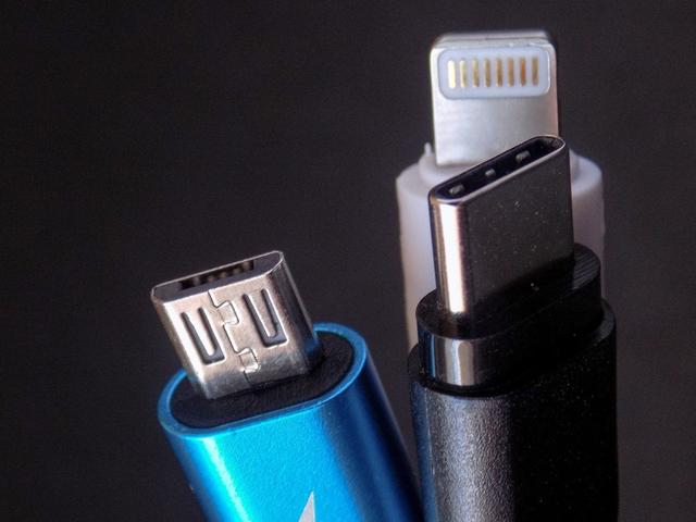 欧盟或要求统一手机充电介面强制用USB-C 望减电子垃圾