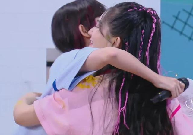 谢娜回归反而赶客？《快本》收视高峰不在她，一开口七成观众换台