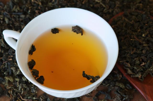 长期吸烟但坚持喝茶的人，身体会怎样呢？喝茶能缓解“烟毒”吗？