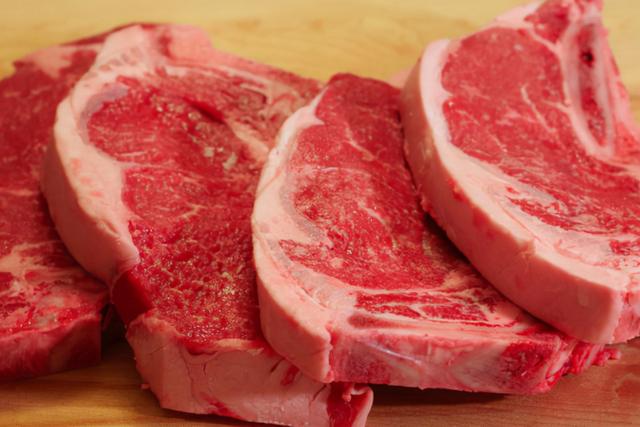 年龄越大，越要多吃肉？建议：过了50岁，不妨多吃这两种肉