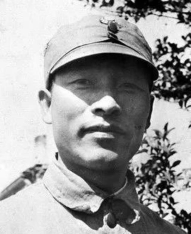 彭雪枫：1935年跟毛泽东拍案叫板，1944年牺牲后，毛主席为他落泪