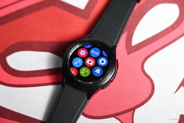 配置出色，后劲不足，Galaxy Watch 4 Classic上手