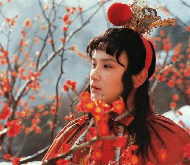 为什么说红楼梦所有人都是鬼（大观园里的人全都变成了鬼）