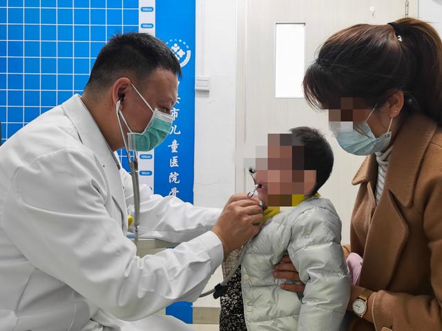 2岁女童食道仅1毫米靠喝奶维持生存 小磁铁助力消除瘢痕恢复食道功能