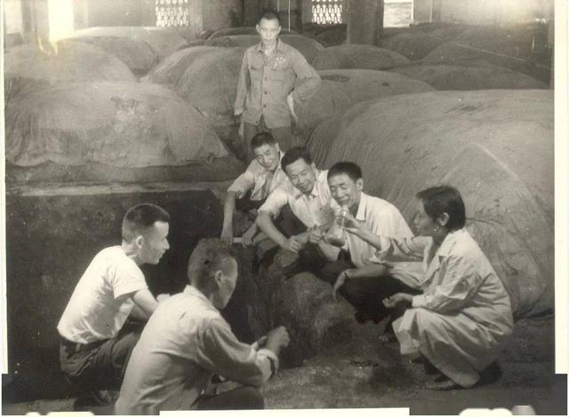 白酒江湖：中国白酒为何又贵又难买？揭开资本背后的暴利与罪恶