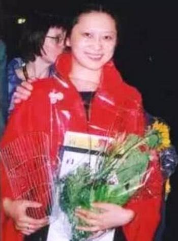 倪大红的老婆:倪大红是倪萍表妹夫是真的吗 倪大红老婆是谁为什么也姓倪