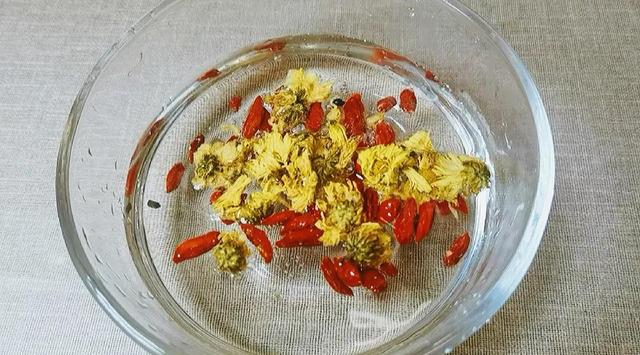 老中医推荐的这道茶效果实在是太好了，很多朋友都需要，值得一试