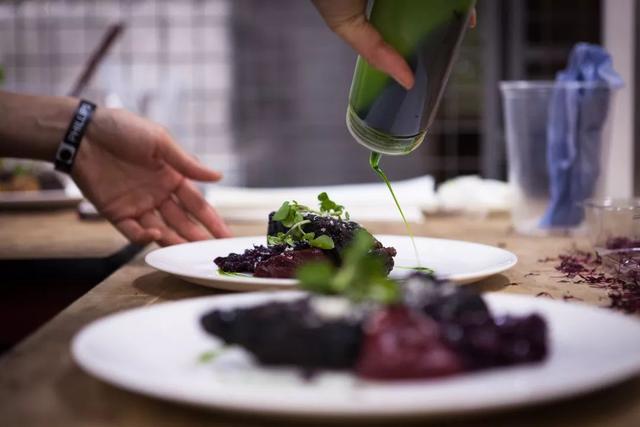 过50岁的人，会“断崖式”衰老吗？送你5条抗衰老锦囊，要听进去