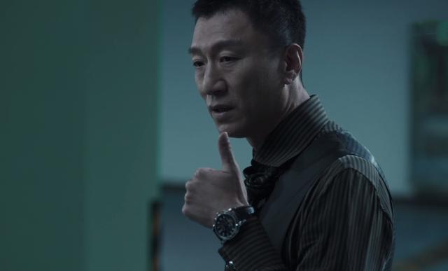 扫黑风暴“欺骗”观众穿帮镜头，年龄混乱不算啥，李成阳简历太狠