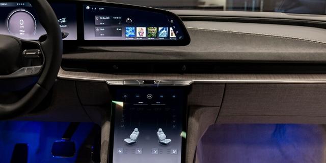 新纯电动公司首款车型交付，号称续航超过特斯拉，达到900公里