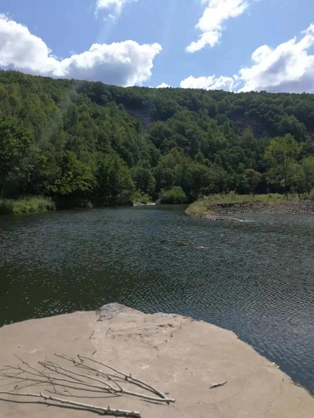 見胞弟贈我家鄉峽谷水灣照感懷 Kks資訊網