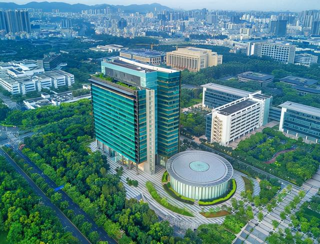 以企业总部来看全球市值前十高的科技公司——腾讯摩天楼傲视群雄