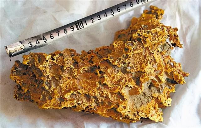 河南35人10年耗资1.6亿终于发现50吨特大金矿，找金到底有多难？