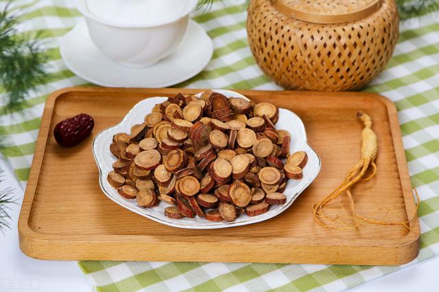 经常手脚冰凉是怎么回事？四味药送给你，疏肝解郁